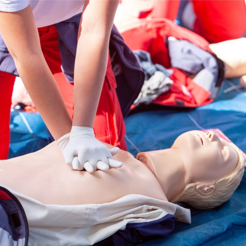 Certificación de Resucitación Cardio-Pulmonar (CPR) y Primeros Auxilios en Adultos, Infantes y Niños