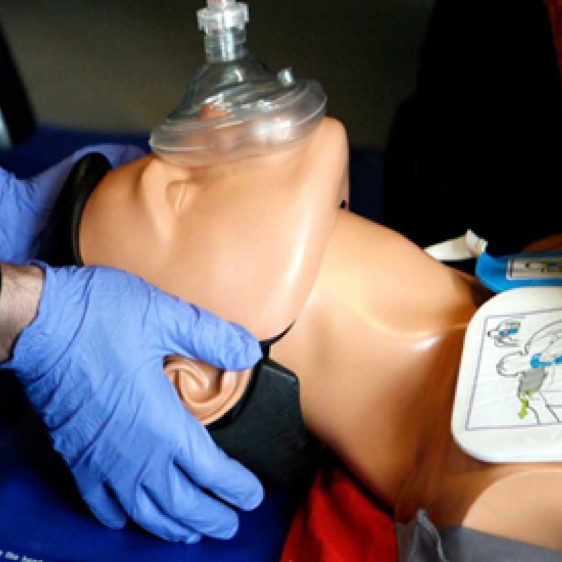 Certificación de Resucitación Cardio-Pulmonar (CPR) y Primeros Auxilios en Adultos, Infantes y Niños
